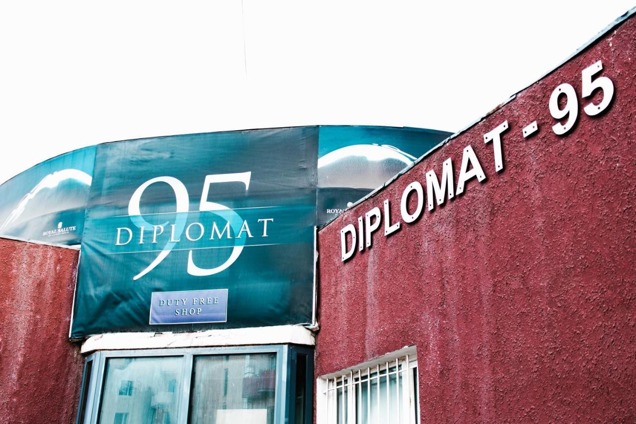 Diplomat Noble Hotel Уланбатар Екстериор снимка
